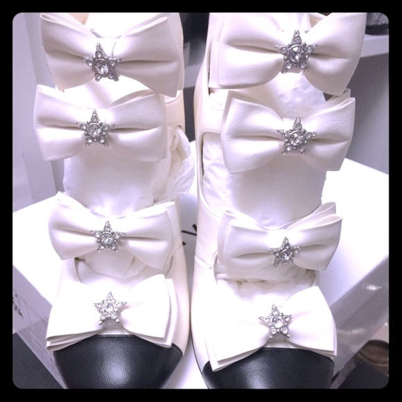 CHANEL Shoes - 🎉🎉HOST PICK🎉🎉 CHANEL star ⭐️ Bright bow